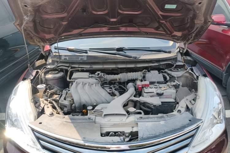 Used Nissan Livina 2013 1.6XE Manual Comfort Edition Engine Bay