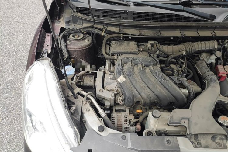 Used Nissan Livina 2013 1.6XE Manual Comfort Edition Engine Bay Right