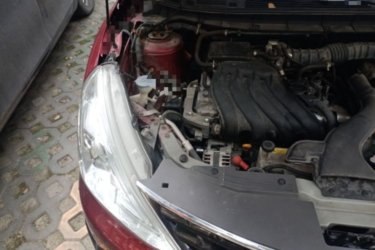 Used Nissan Livina 2013 JINRUI 1.6XV CVT Luxury Edition Engine Bay Right