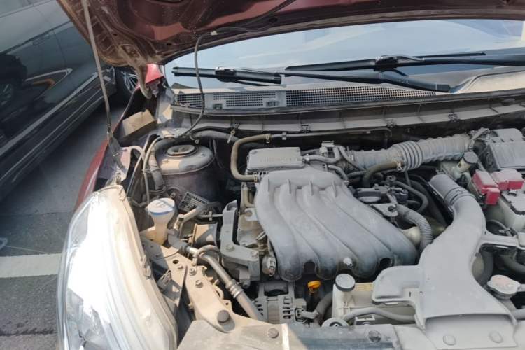 Used Nissan Livina 2013 1.6XE Manual Comfort Edition Engine Bay Right