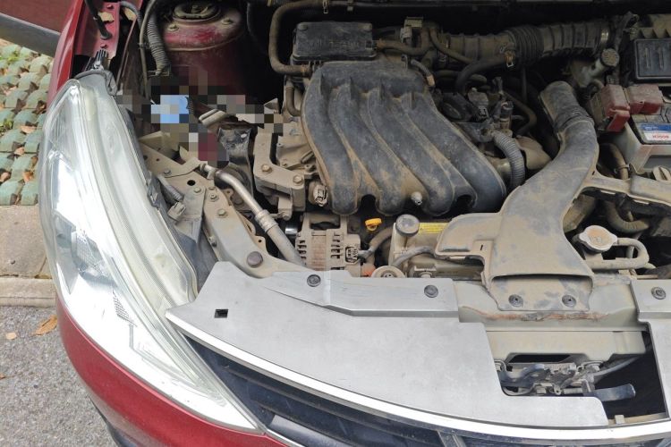 Used Nissan Livina 2013 Jinrui 1.6XL CVT Comfort Edition Engine Bay Right