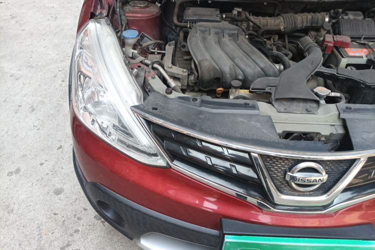 Used Nissan Livina 2013 Jingrui 1.6XL Manual Comfort Edition Engine Bay Right