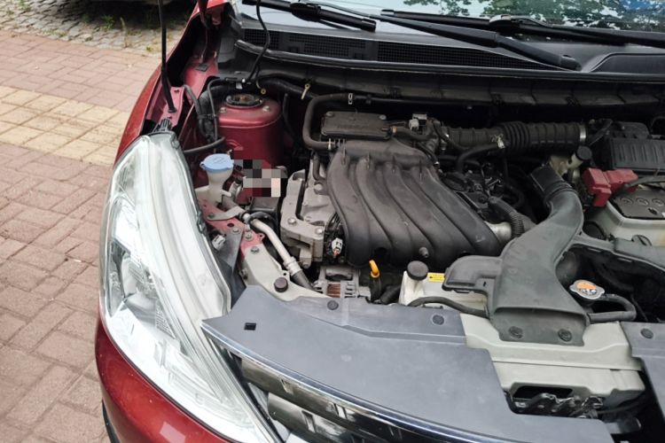 Used Nissan Livina 2013 JINRUI 1.6XV Manual Luxury Edition Engine Bay Right