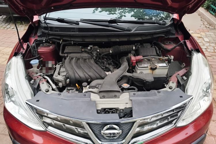 Used Nissan Livina 2013 JINRUI 1.6XV Manual Luxury Edition Engine Bay