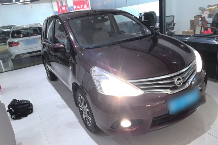 Used Nissan Livina 2013 1.6XE CVT Comfort Edition Front Right 45 Deg