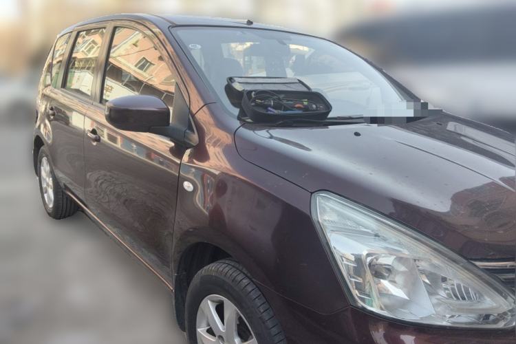 Used Nissan Livina 2013 1.6XE Manual Comfort Edition Front Right 45 Deg