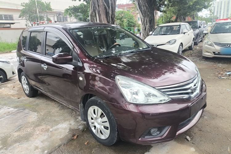Used Nissan Livina 2013 1.6XE CVT Comfort Edition Front Right 45 Deg