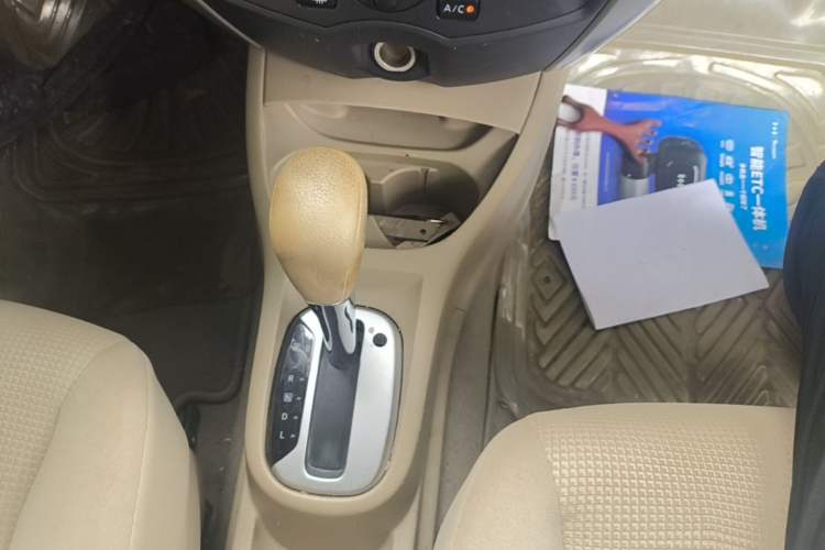 Used Nissan Livina 2013 1.6XE CVT Comfort Edition Gear Lever