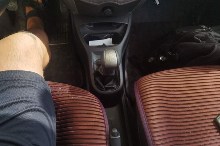 Used Nissan Livina 2013 Jingrui 1.6XL Manual Comfort Edition Gear Lever