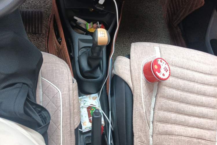 Used Nissan Livina 2013 Jingrui 1.6XL Manual Comfort Edition Gear Lever