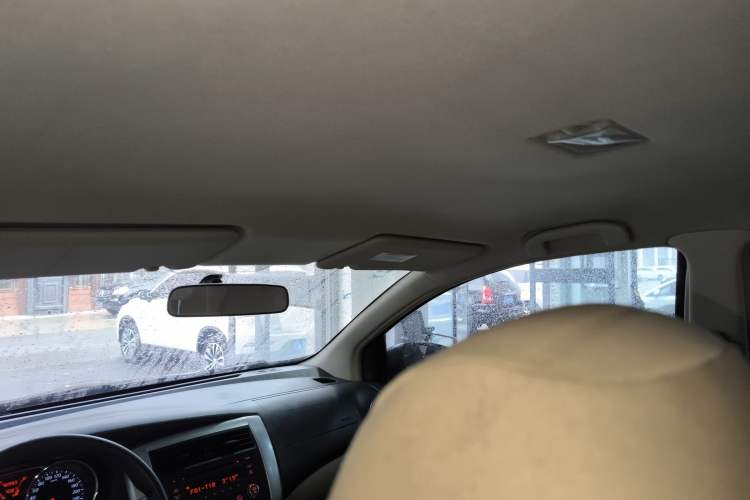 Used Nissan Livina 2013 1.6XE CVT Comfort Edition Headliner