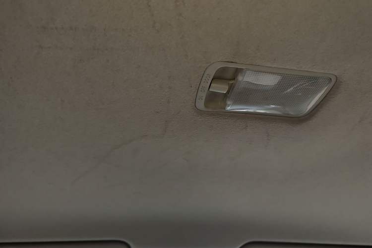 Used Nissan Livina 2013 Jingrui 1.6XL Manual Comfort Edition Headliner