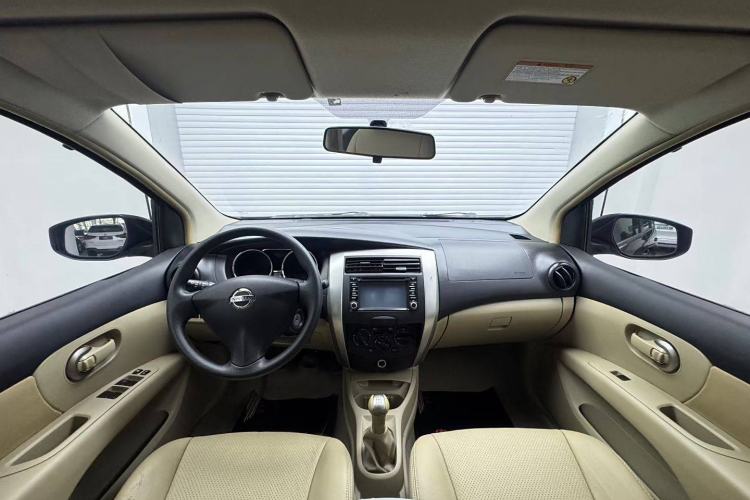 Used Nissan Livina 2013 1.6XE Manual Comfort Edition Interior 1