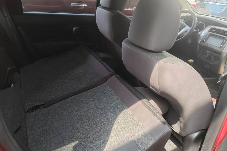 Used Nissan Livina 2013 Jingrui 1.6XL Manual Comfort Edition Interior 10