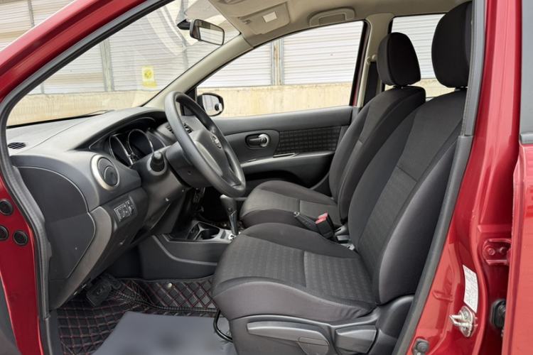 Used Nissan Livina 2013 Jinrui 1.6XL CVT Comfort Edition Interior 3