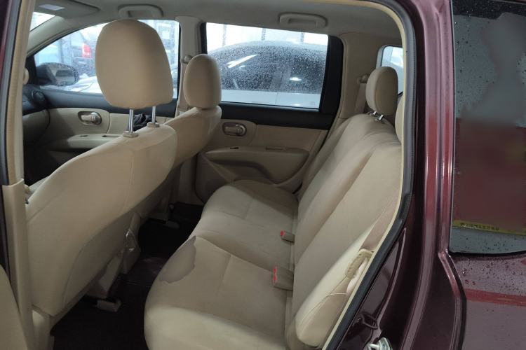 Used Nissan Livina 2013 1.6XE CVT Comfort Edition Interior 4