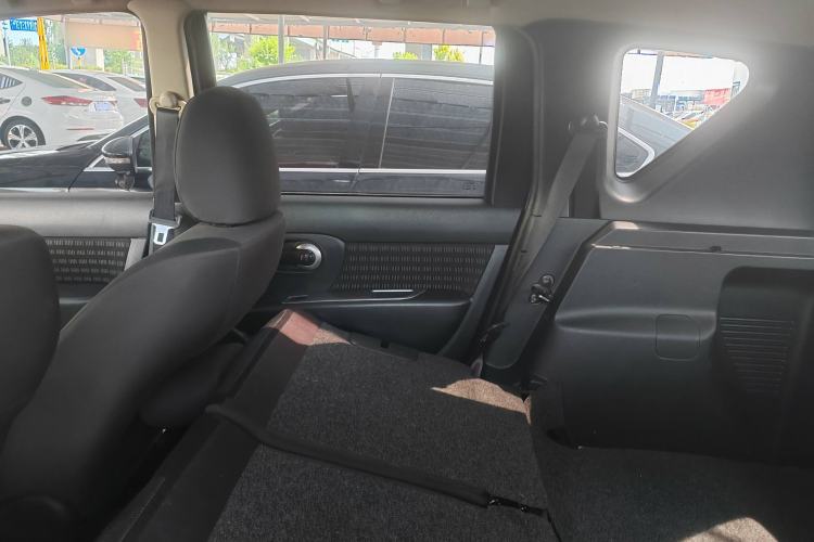Used Nissan Livina 2013 Jingrui 1.6XL Manual Comfort Edition Interior 6