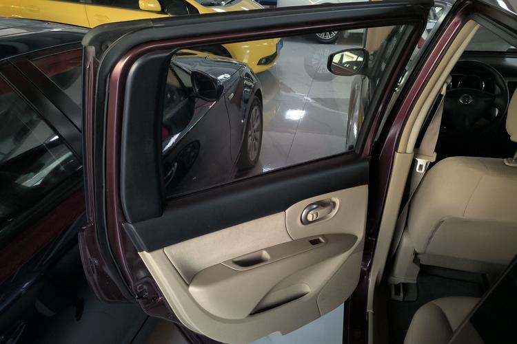 Used Nissan Livina 2013 1.6XE CVT Comfort Edition Interior 8