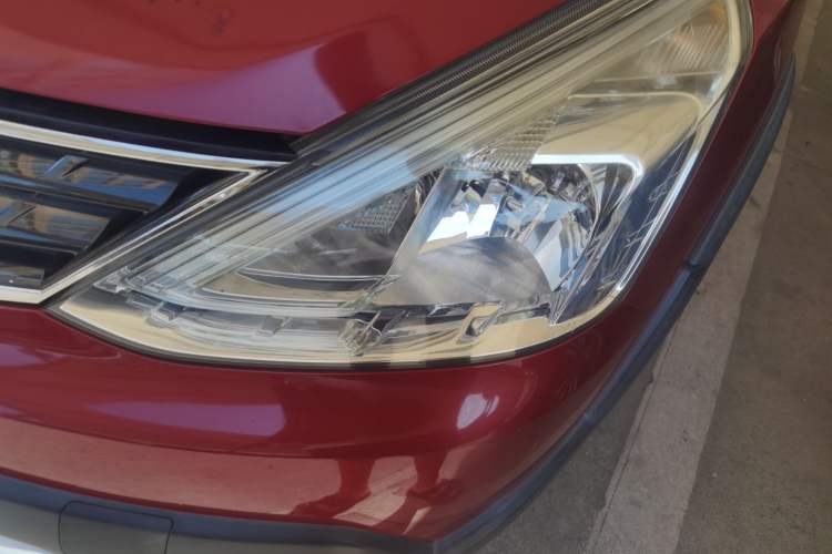 Used Nissan Livina 2013 Jingrui 1.6XL Manual Comfort Edition Left Front Headlight