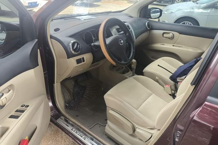 Used Nissan Livina 2013 1.6XE CVT Comfort Edition Left Front Seat