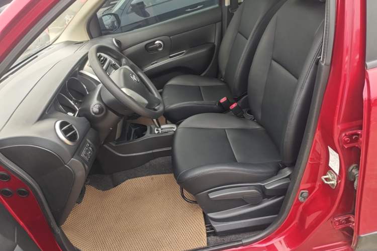Used Nissan Livina 2013 JINRUI 1.6XV CVT Luxury Edition Left Front Seat