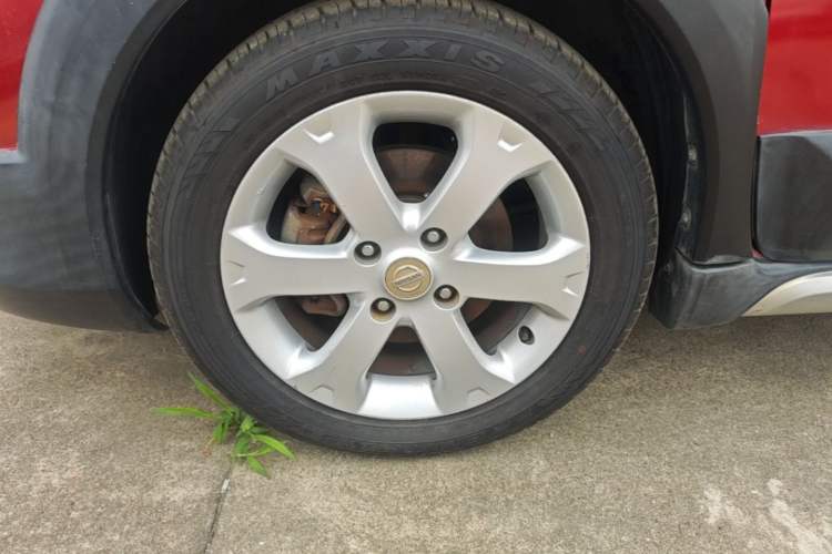 Used Nissan Livina 2013 JINRUI 1.6XV CVT Luxury Edition Left Front Wheel Hub