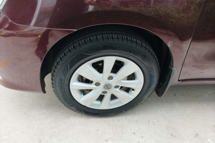 Used Nissan Livina 2013 1.6XE CVT Comfort Edition Left Front Wheel Hub