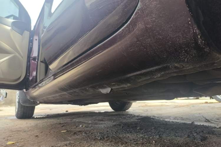 Used Nissan Livina 2013 1.6XE CVT Comfort Edition Left Side Sill
