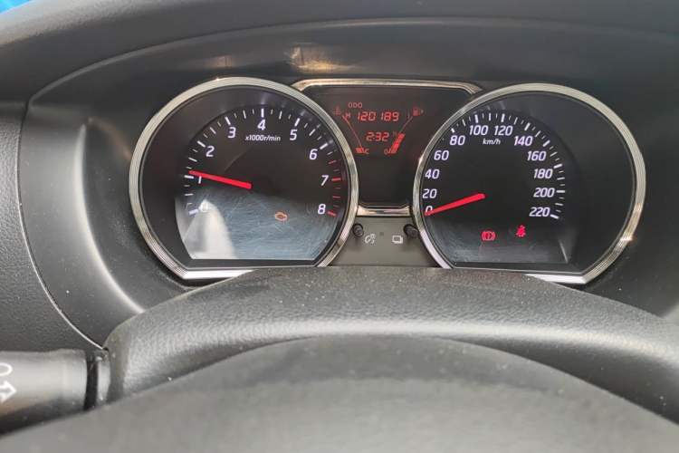 Used Nissan Livina 2013 1.6XE Manual Comfort Edition Odometer Close Up