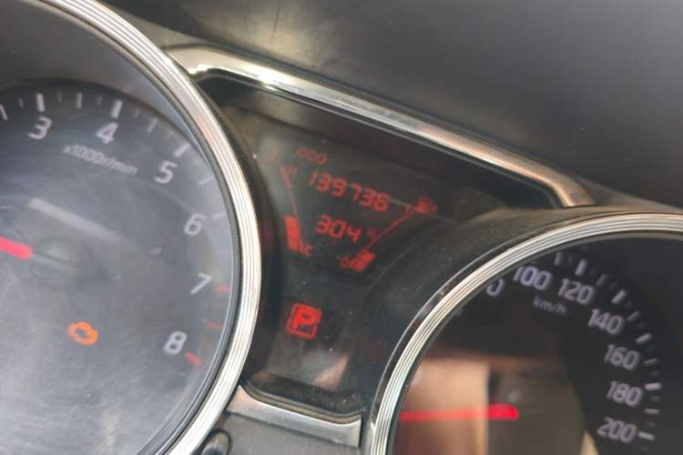 Used Nissan Livina 2013 Jinrui 1.6XL CVT Comfort Edition Odometer Close Up