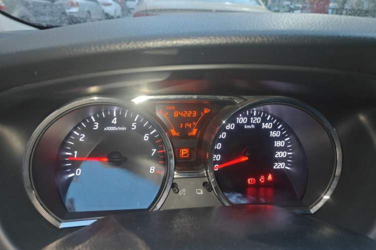 Used Nissan Livina 2013 Jinrui 1.6XL CVT Comfort Edition Odometer Close Up