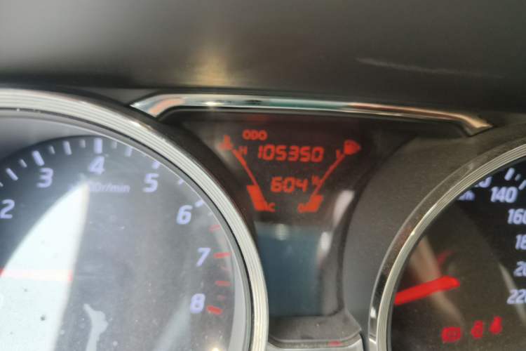 Used Nissan Livina 2013 1.6XE Manual Comfort Edition Odometer Close Up