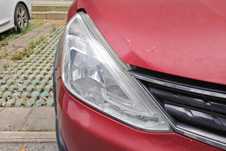 Used Nissan Livina 2013 Jinrui 1.6XL CVT Comfort Edition Right Front Headlight