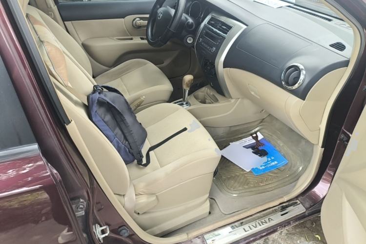 Used Nissan Livina 2013 1.6XE CVT Comfort Edition Right Front Seat