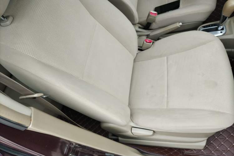 Used Nissan Livina 2013 1.6XE CVT Comfort Edition Right Front Seat