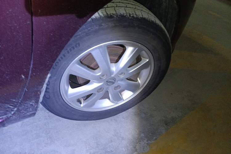 Used Nissan Livina 2013 1.6XE CVT Comfort Edition Right Front Wheel Hub