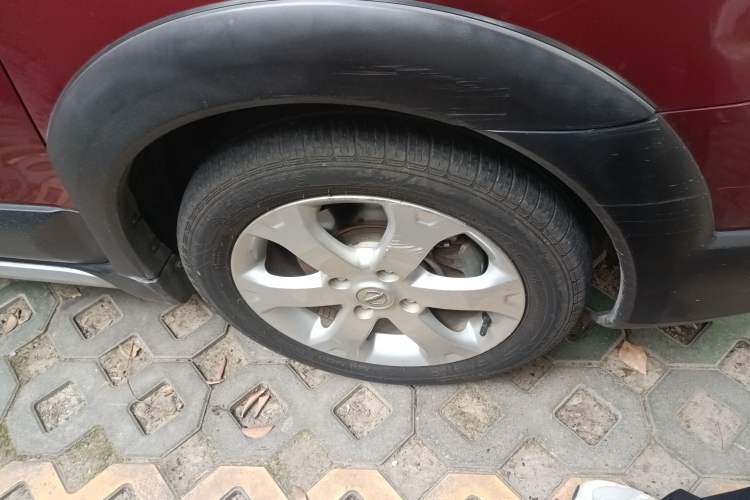 Used Nissan Livina 2013 JINRUI 1.6XV CVT Luxury Edition Right Front Wheel Hub