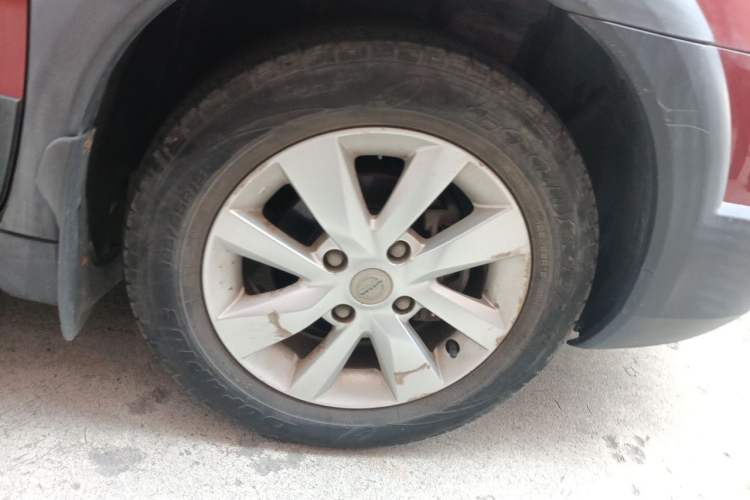 Used Nissan Livina 2013 Jingrui 1.6XL Manual Comfort Edition Right Front Wheel Hub