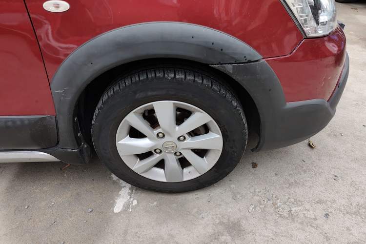 Used Nissan Livina 2013 Jingrui 1.6XL Manual Comfort Edition Right Front Wheel Hub