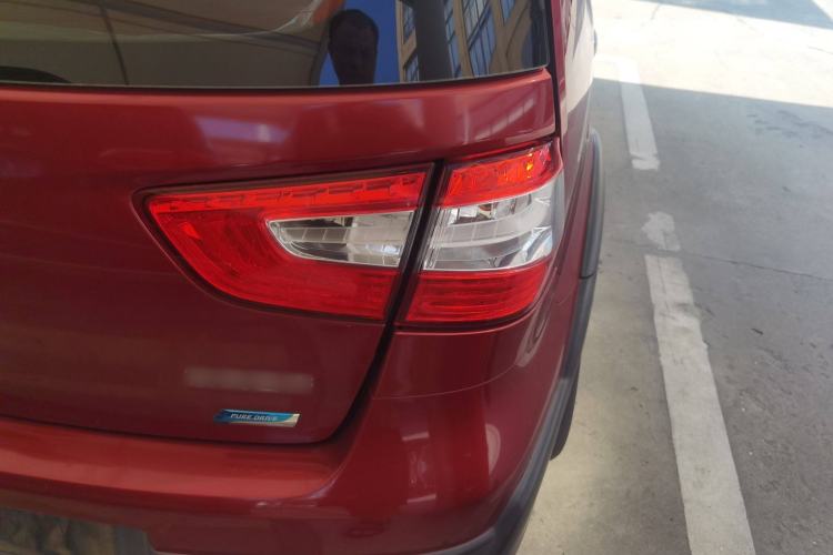 Used Nissan Livina 2013 Jingrui 1.6XL Manual Comfort Edition Right Rear Taillight