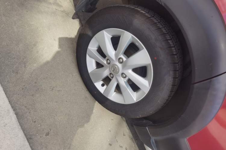 Used Nissan Livina 2013 Jingrui 1.6XL Manual Comfort Edition Right Rear Wheel Hub