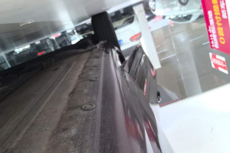 Used Nissan Livina 2013 1.6XE CVT Comfort Edition Right Side Sill