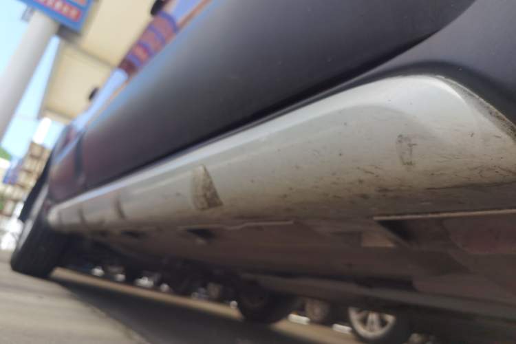 Used Nissan Livina 2013 Jingrui 1.6XL Manual Comfort Edition Right Side Sill