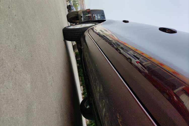 Used Nissan Livina 2013 1.6XE CVT Comfort Edition Right Side Sill