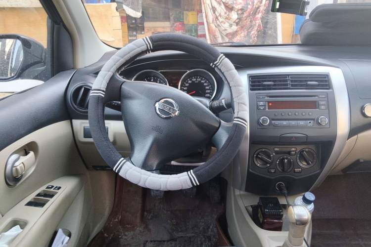 Used Nissan Livina 2013 1.6XE Manual Comfort Edition Steering Wheel