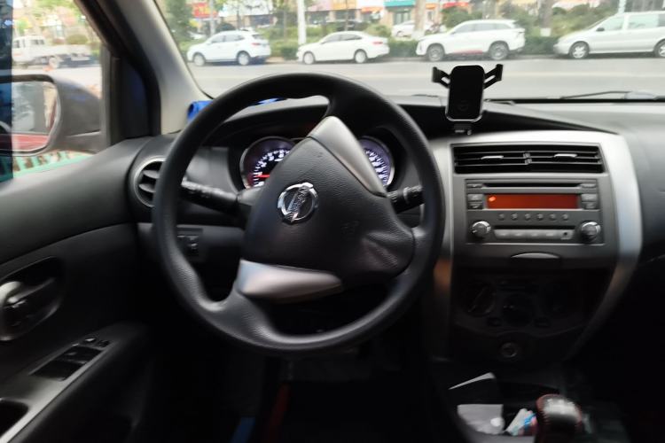 Used Nissan Livina 2013 JINRUI 1.6XV Manual Luxury Edition Steering Wheel