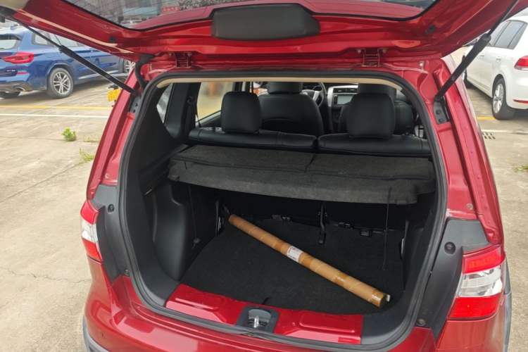 Used Nissan Livina 2013 JINRUI 1.6XV CVT Luxury Edition Trunk