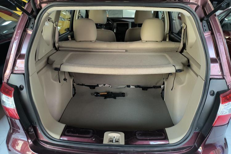 Used Nissan Livina 2013 1.6XE CVT Comfort Edition Trunk