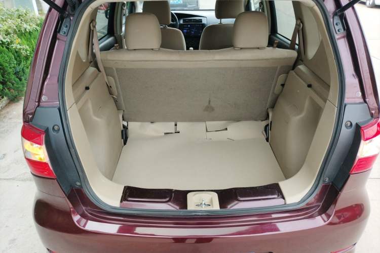 Used Nissan Livina 2013 1.6XE CVT Comfort Edition Trunk