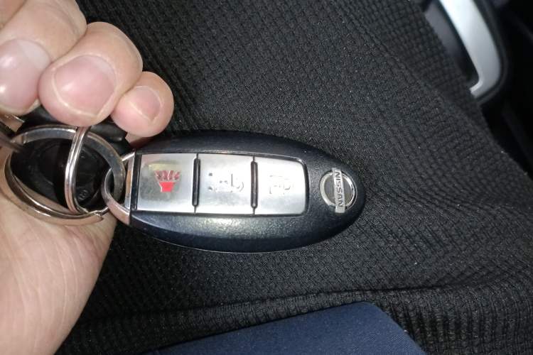 Used Nissan Livina 2013 JINRUI 1.6XV CVT Luxury Edition Vehicle Key